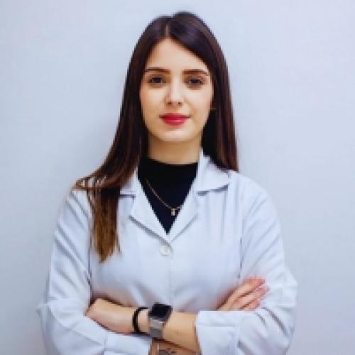 Dra Larissa Dezen